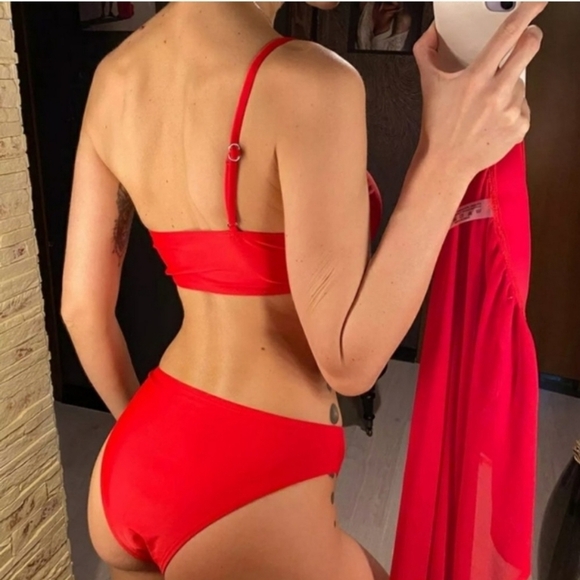 New Red Off Shoulder 3 Piece Bikini Set with Skirt Size Medium - Picture 5 of 6